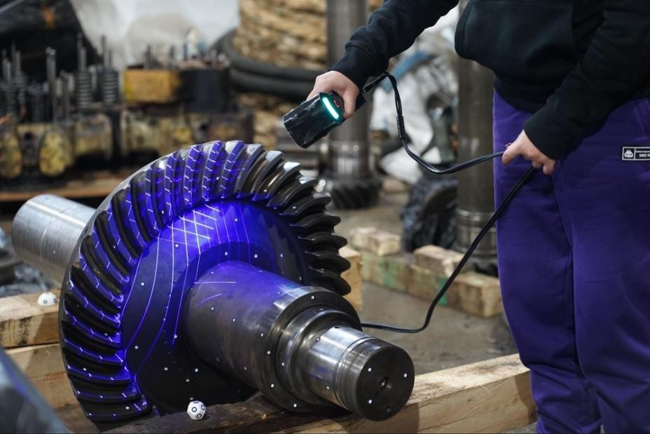 3D scanning a ship component for reverse engineering